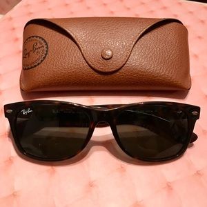 NWOT Ray Ban New Wayfarer Sunglasses!